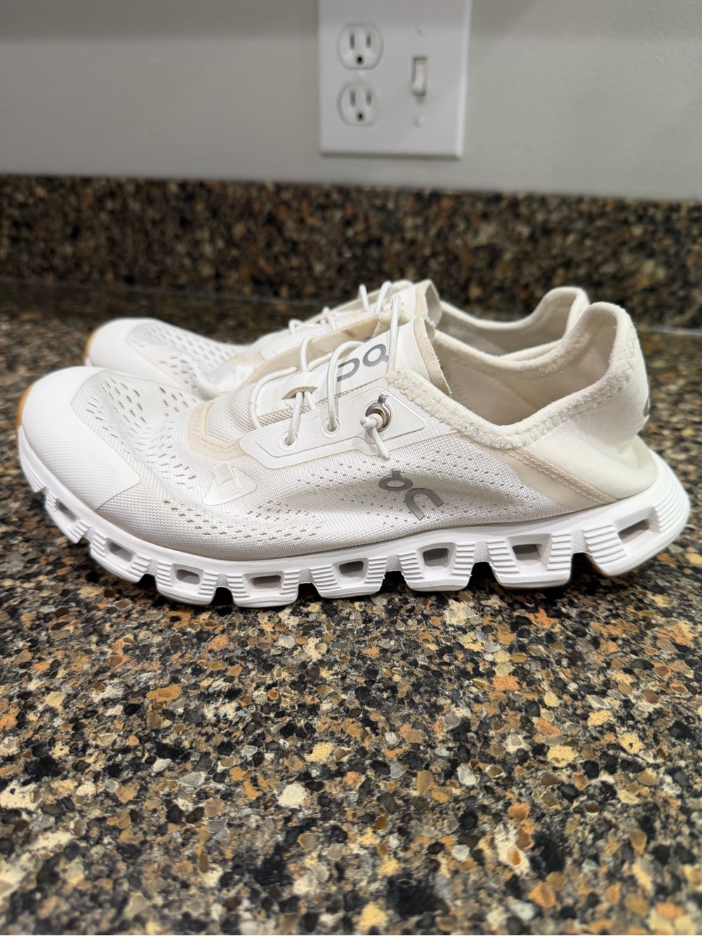 On Running Women's Cloudswift White Running Shoes 7.5 - Picture 6 of 13